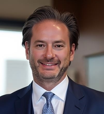Carter Lloyds Headshot