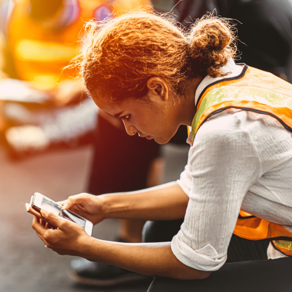 Shift Worker Receiving Indeavor Connect Employee Communication